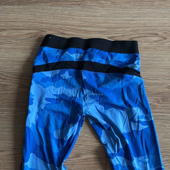 Better bodies blue camo leggings size small - Picture 8 of 8